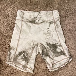 Balance Athletica Tye Dye biker shorts size M